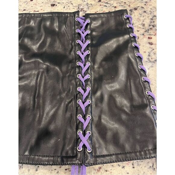 Daisy corsets Women's Black Patent Lace-up Skirt W/Lt Purple Lacing - Picture 5 of 6